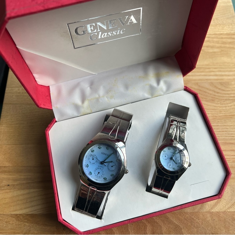 Geneva his and hers blue dial silver tone watch set new in box
